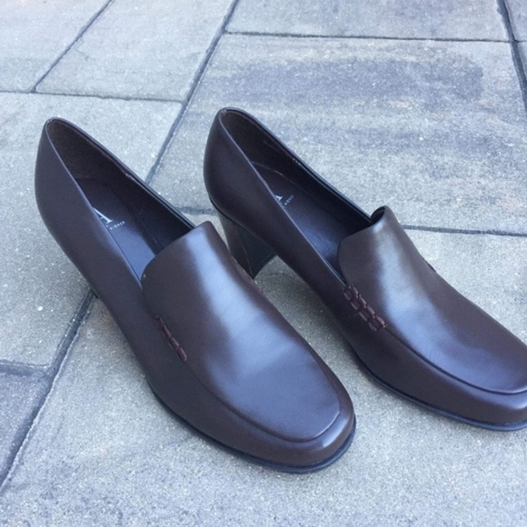EA By Etienne Aigner Round Toe heels  Brown 8.5 - Picture 1 of 6
